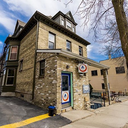 Hi - Madison Hostel Bagian luar foto