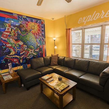 Hi - Madison Hostel Bagian luar foto