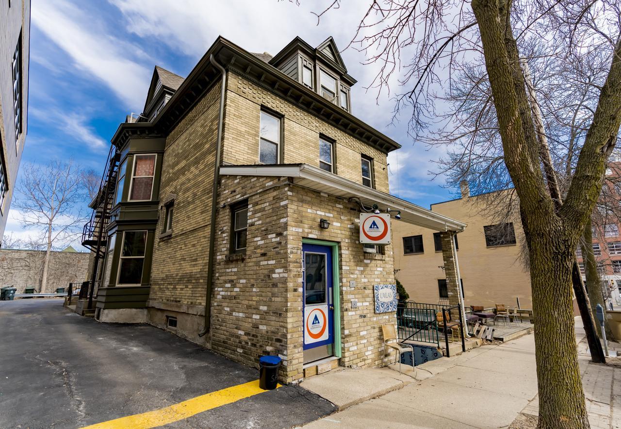 Hi - Madison Hostel Bagian luar foto