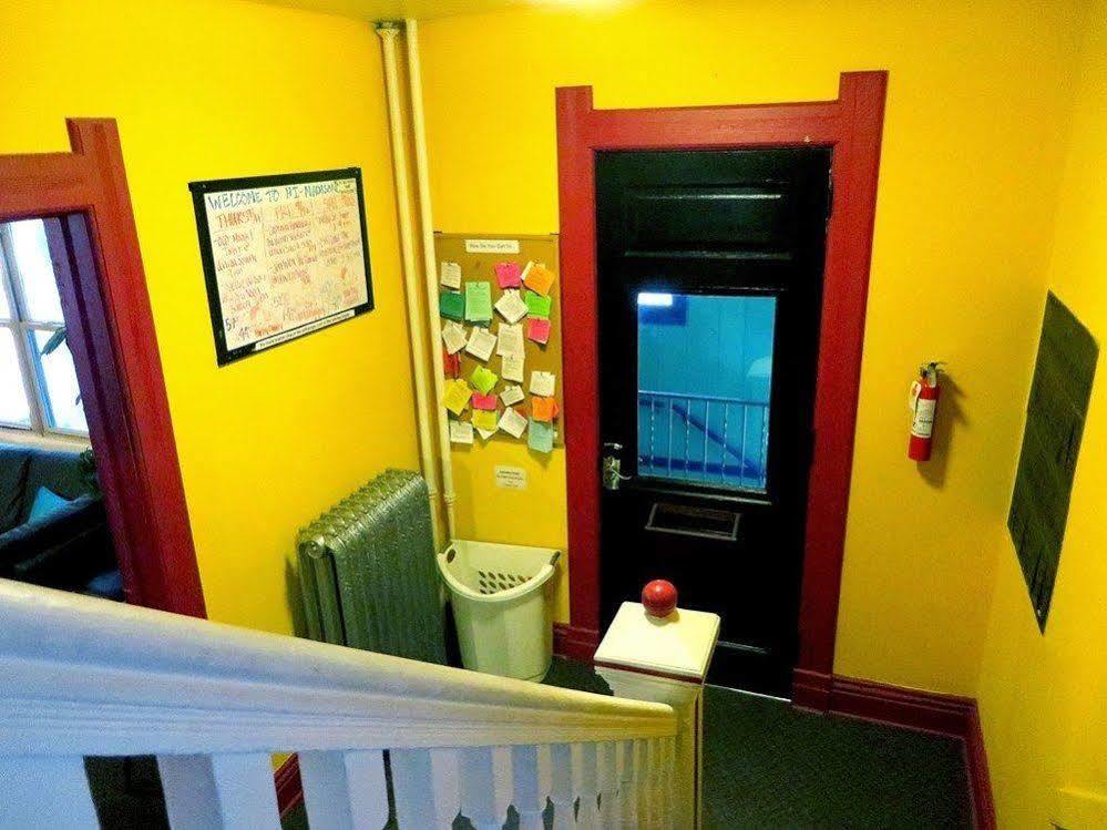 Hi - Madison Hostel Bagian luar foto