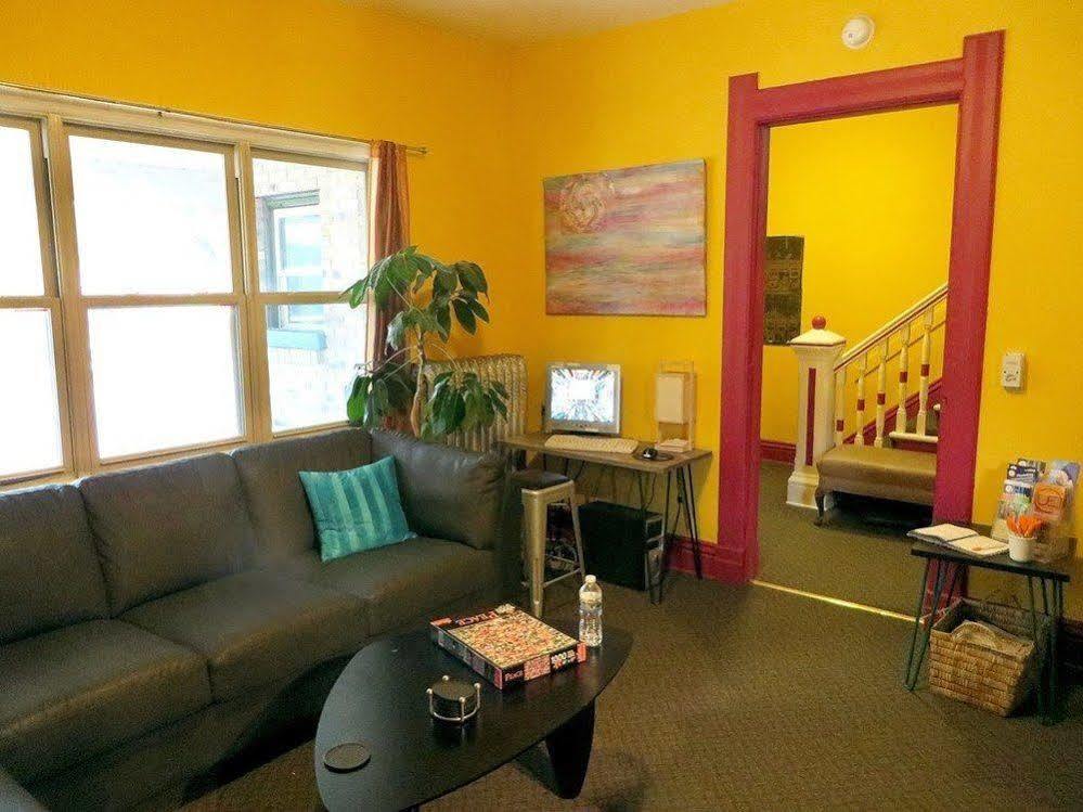 Hi - Madison Hostel Bagian luar foto